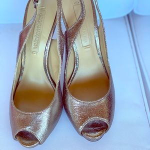 BCBGMAXAZRIA ✨champagne 3” heels ✨size 5.5
